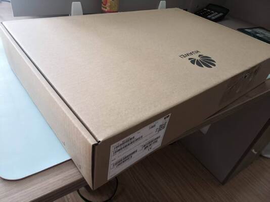 Huawei S5735-L Switch dengan 12 x 10/100/1000Base-T Port 4 x GE SFP Port dan PoE+ untuk Jaringan Perusahaan