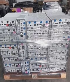 Ericsson Radio 2219 B1 Unit Radio Makro Luar Ruang Berkinerja Tinggi Untuk Stasiun Basis Seluler Mendukung Beberapa Standar Seperti GSM WCDMA Dan LTE
