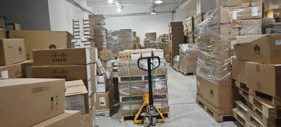 CE9875-64EO-W, Sakelar Huawei CE9800, 64 x 800GE + 2 x 10GE