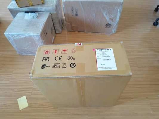 Fortinet FortiGate NGFW Seri Rentang Menengah FG-200F FG-200F - Peralatan Hanya